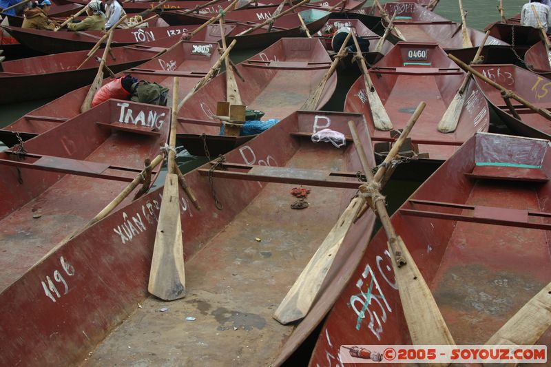 Chua Huong - Suoi Yen (Yen River) - Row boats
Mots-clés: Vietnam bateau