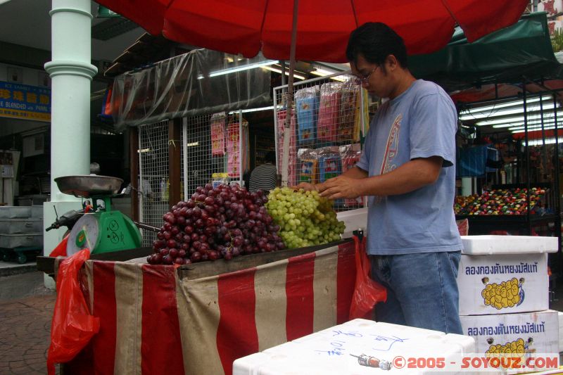 Raisin - Grapefruit
Chinatown
Mots-clés: Central Market Dataran Merdeka Federal Territory Kuala Lumpur Malaysia Masjid Negara Menara Petronas Twin Towers Twin Towers