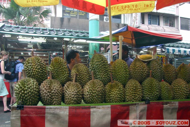 Durian
Un fruit à la chaire savoureuse mais à l'odeur insupportable.
Mots-clés: Central Market Dataran Merdeka Federal Territory Kuala Lumpur Malaysia Masjid Negara Menara Petronas Twin Towers Twin Towers