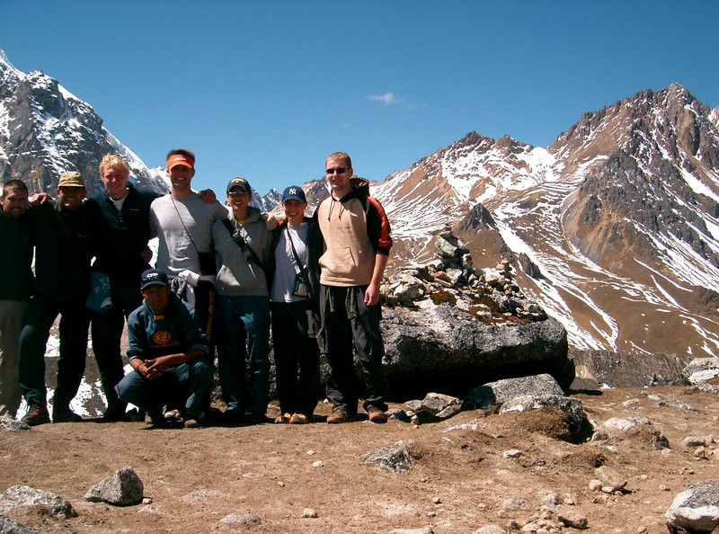 Trek pour le Machu Pichu
Notre groupe lors du passage d'un col.
Hollandais - Anglais - Américains - Péruviens - Cuzco (Pérou) - Aout 2004
