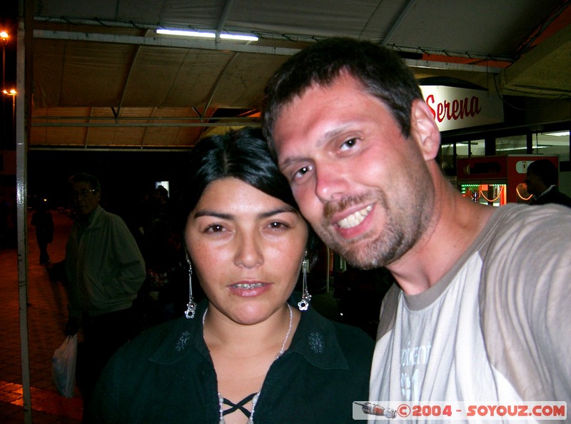 Carmen
Une amie Chilienne que j'avais rencontré lors de mon 1er séjour à La Serena (Chili) et que j'ai revu lors de mon passage dans cette ville en 2007.
Chilienne - La Serena (Chili) - Mars 2007

