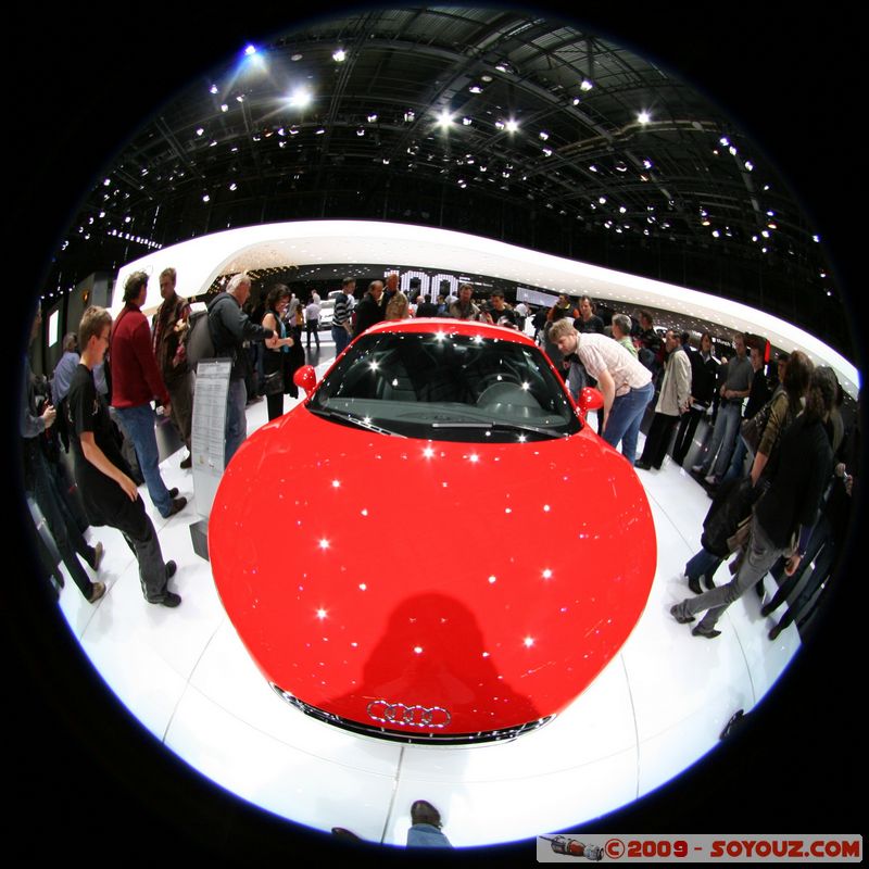 Salon Auto de Geneve 2009 - Audi R8 5.2 quattro
Mots-clés: voiture Fish eye Audi vehicule