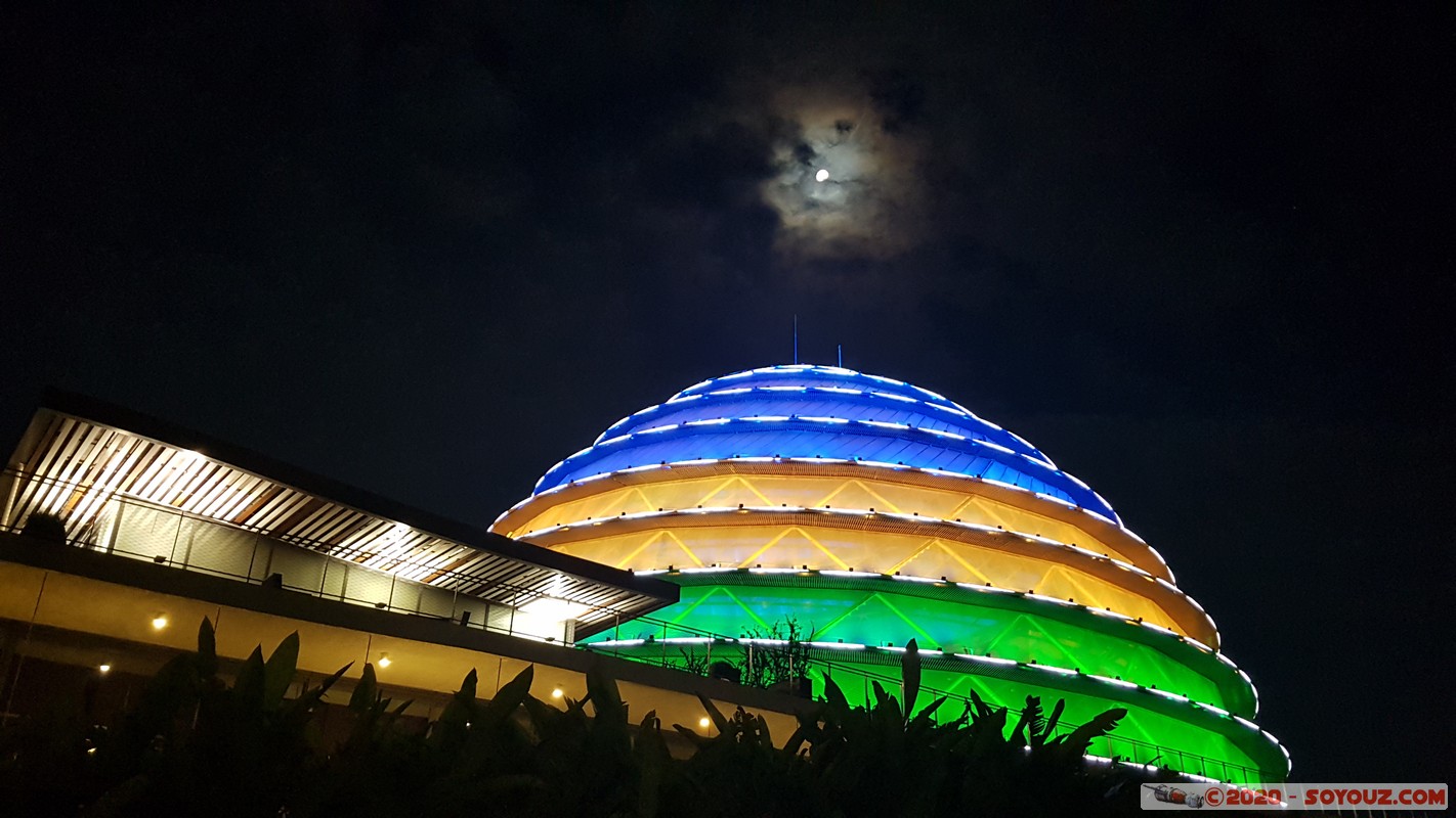 Kigali by night - Centre de convention
Mots-clés: Kigali Province Kigugu RWA Rwanda Kigali Centre de convention Nuit