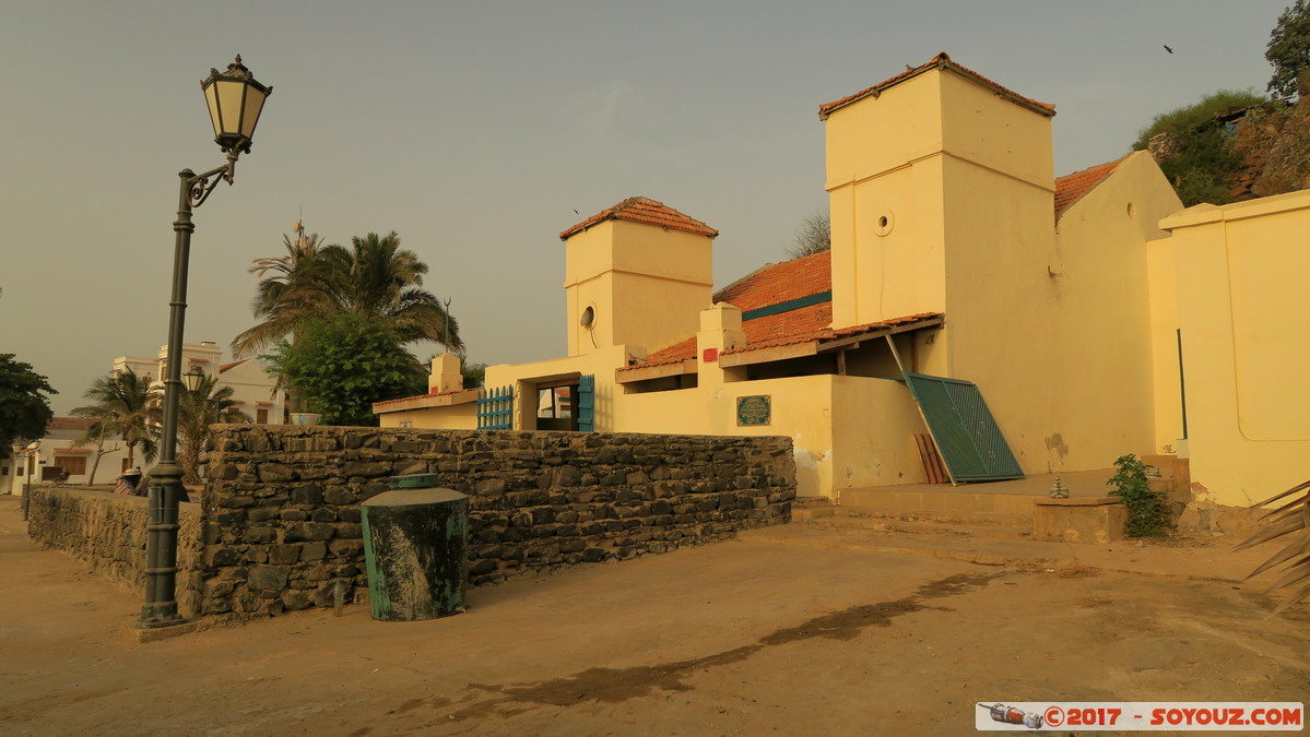 Ile de Gorée - Mosque
Mots-clés: geo:lat=14.66554068 geo:lon=-17.39900976 geotagged Gorée Region Dakar SEN Senegal Ile de Gorée patrimoine unesco Hdr Mosque