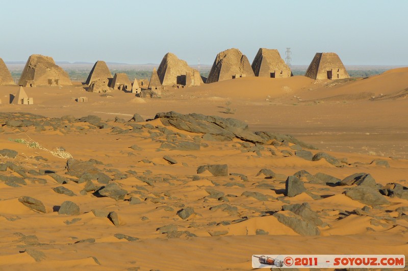 Sunrise on Meroe pyramids
Mots-clés: geo:lat=16.93373290 geo:lon=33.75527859 geotagged Hillat ed Darqab Nahr an NÄ«l SDN Soudan Ruines Egypte patrimoine unesco Desert sunset