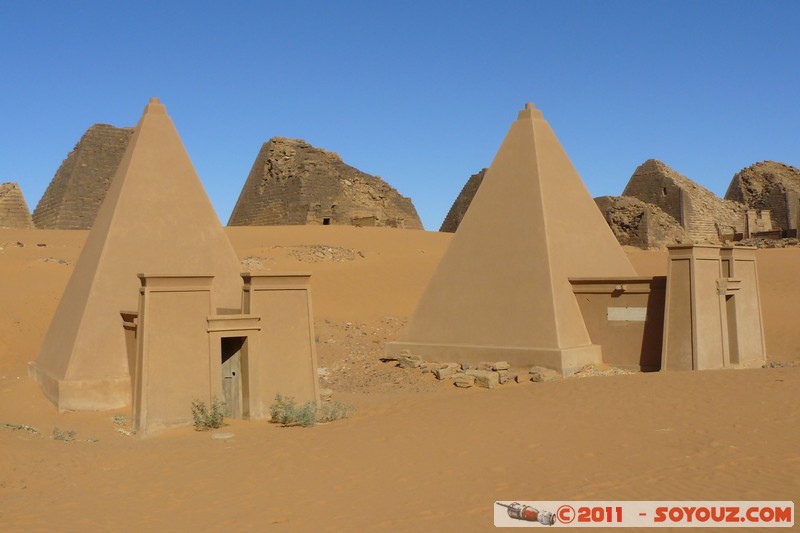Meroe Pyramids - Northern Cemetery
Mots-clés: geo:lat=16.93758687 geo:lon=33.74942333 geotagged Hillat ed Darqab Nahr an NÄ«l SDN Soudan Ruines Egypte patrimoine unesco Desert