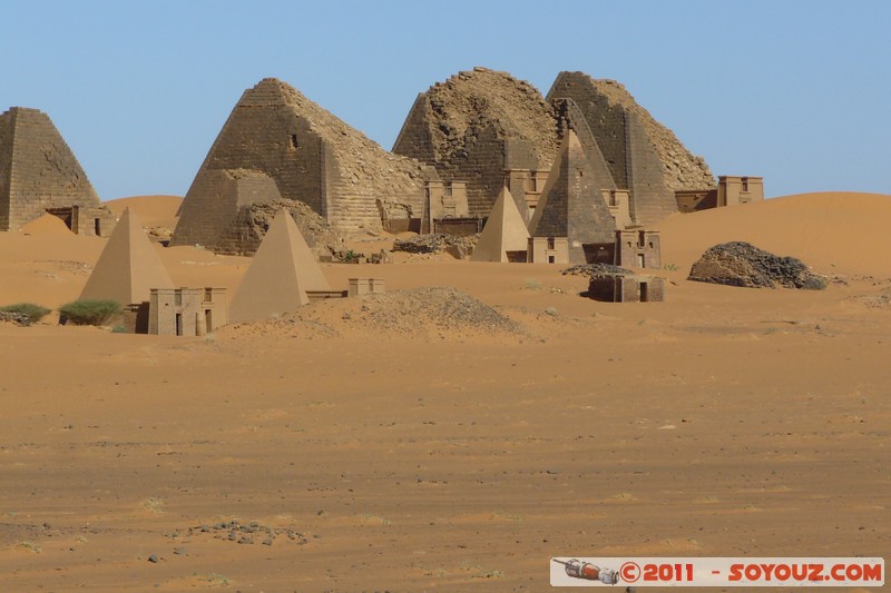 Meroe Pyramids - Northern Cemetery
Mots-clés: geo:lat=16.93463610 geo:lon=33.75071883 geotagged Hillat ed Darqab Nahr an NÄ«l SDN Soudan Ruines Egypte patrimoine unesco Desert