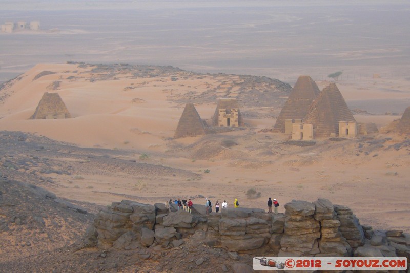 Sunrise on Meroe pyramids
Mots-clés: geo:lat=16.93370879 geo:lon=33.75798047 geotagged Hillat ed Darqab Nahr an NÄ«l Soudan Egypte Ruines egyptiennes patrimoine unesco