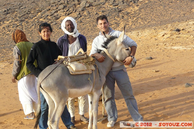 Meroe - Tourist picture
Mots-clés: geo:lat=16.93326519 geo:lon=33.75544167 geotagged Hillat ed Darqab Nahr an NÄ«l Soudan animals ane