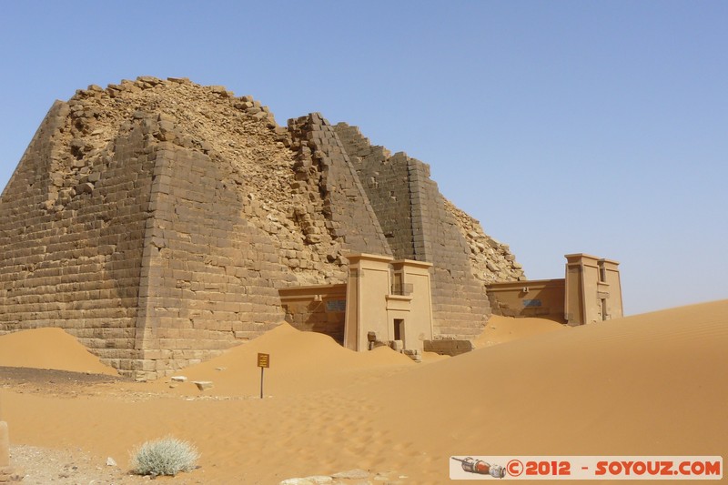Meroe Pyramids - Northern Cemetery
Mots-clés: geo:lat=16.93841484 geo:lon=33.74928268 geotagged Hillat ed Darqab Nahr an NÄ«l Soudan Ruines egyptiennes patrimoine unesco