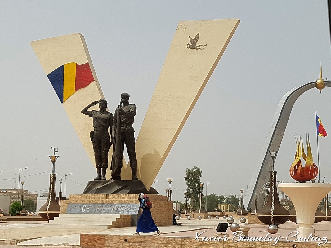 N'Djamena - Place de La Nation
Mots-clés: Djambal Bahr geo:lat=12.11146232 geo:lon=15.03849149 geotagged TCD Tchad Ville de N'Djamena N'Djamena Place de La Nation