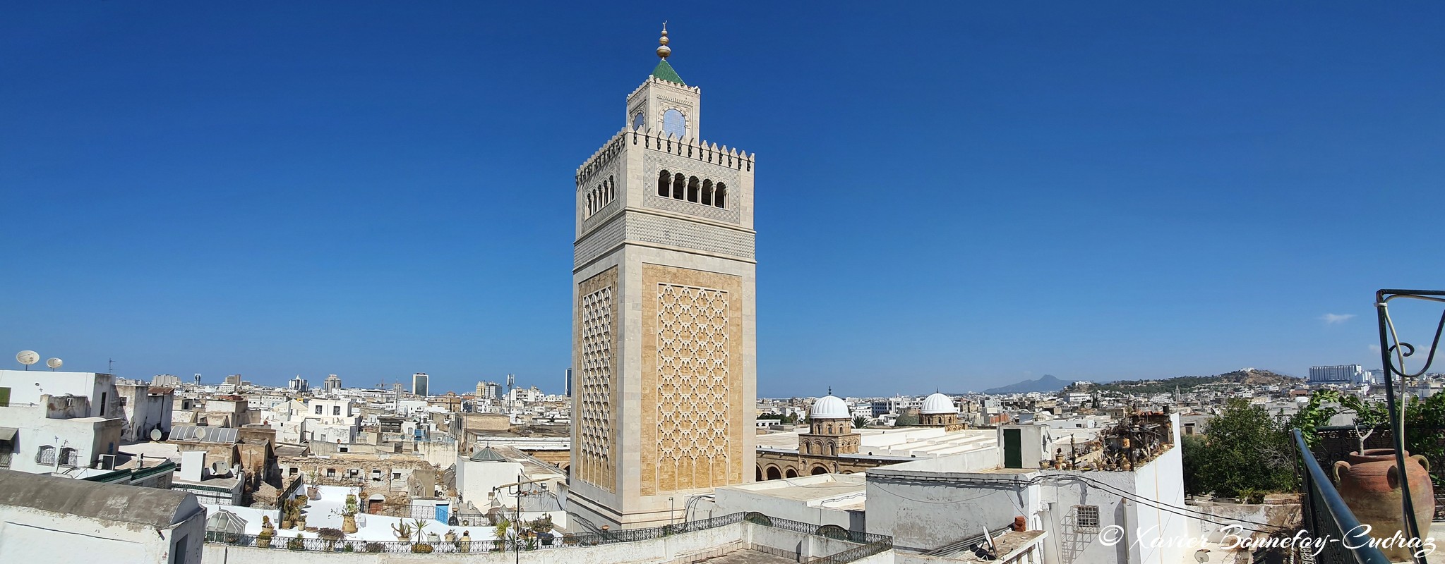 Tunis - Medina - Mosquee Ez-Zitouna
Mots-clés: geo:lat=36.79739965 geo:lon=10.17031114 geotagged La Kasbah TUN Tunisie Tunis Medina patrimoine unesco Mosquee Ez-Zitouna Religion Mosque