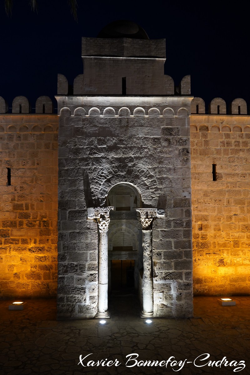 Sousse by Night - La Medina - Ribat
Mots-clés: geo:lat=35.82731660 geo:lon=10.63878156 geotagged La Medina Sūsah TUN Tunisie Sousse patrimoine unesco Nuit Ribat Fort