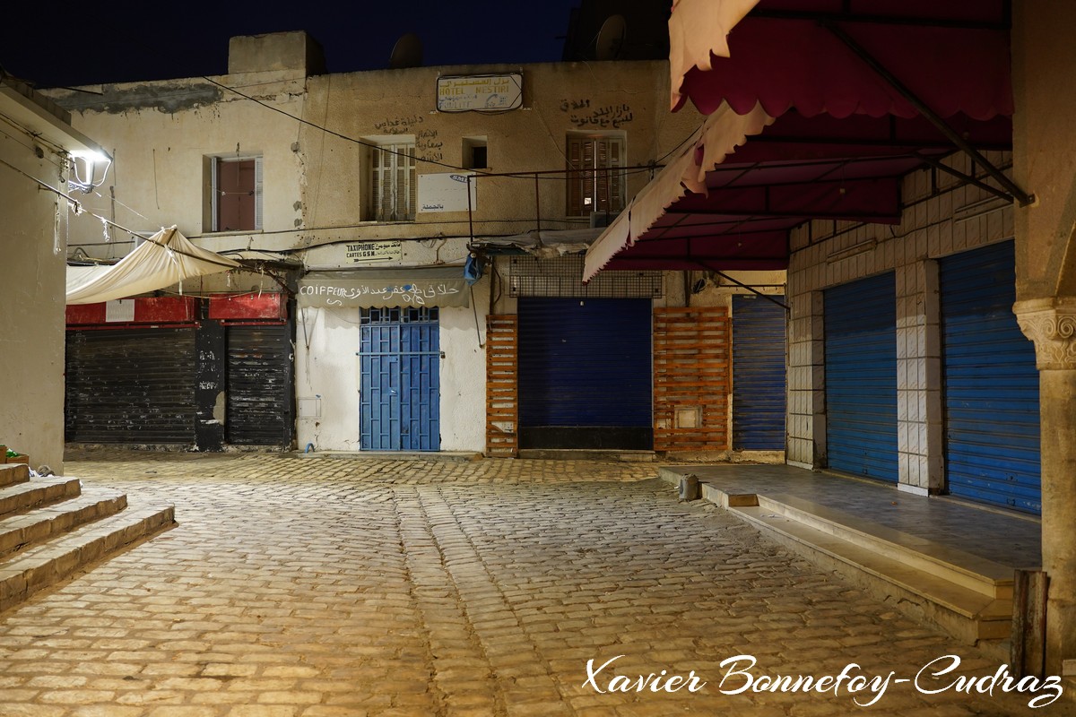Sousse by Night - La Medina - Souk
Mots-clés: geo:lat=35.82607429 geo:lon=10.63945949 geotagged La Medina Sūsah TUN Tunisie Sousse patrimoine unesco Nuit Souk