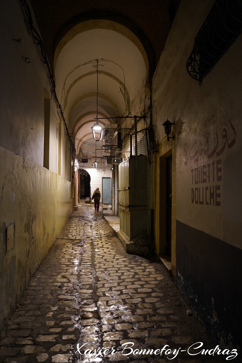 Sousse by Night - La Medina - Souk
Mots-clés: geo:lat=35.82568284 geo:lon=10.63942462 geotagged Sousse Sūsah TUN Tunisie La Medina patrimoine unesco Nuit Souk