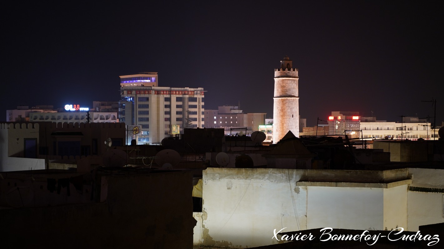 Sousse by Night - La Medina - Dar Lekbira
Mots-clés: geo:lat=35.82618031 geo:lon=10.63798293 geotagged La Medina Sūsah TUN Tunisie Sousse patrimoine unesco Nuit Dar Lekbira