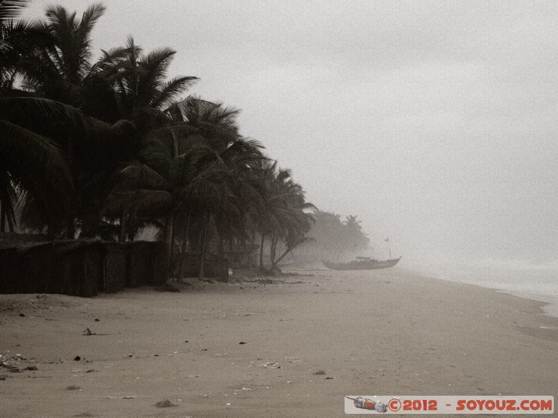 Mondoukou
Mots-clés: plage old camera mer CÃ´te d&#039;Ivoire Mondoukou
