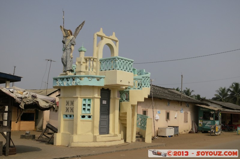Grand-Bassam - Quartier historique
Mots-clés: CIV CÃ´te d'Ivoire Grand Bassam Ruines sculpture France geo:lat=5.19520129 geo:lon=-3.72778505 geotagged Lagunes