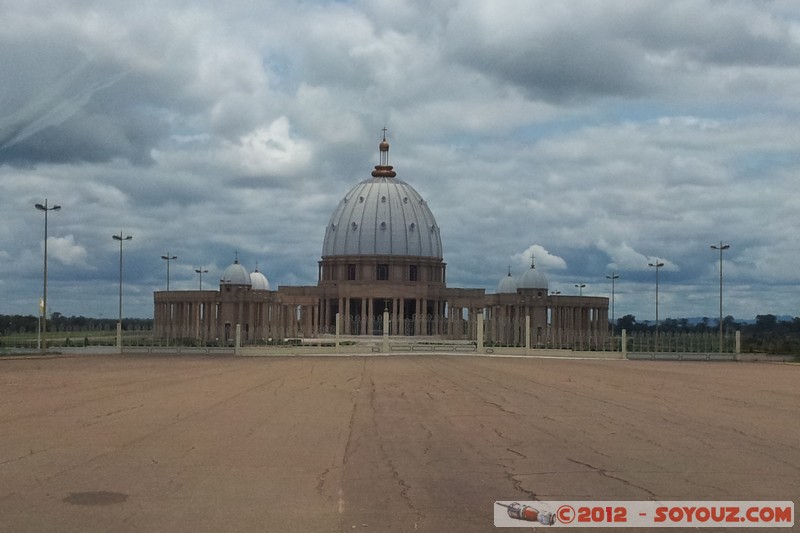 Yamoussoukro - Basilique de Notre Dame de la Paix
Mots-clés: Basilique de Notre Dame de la Paix Eglise