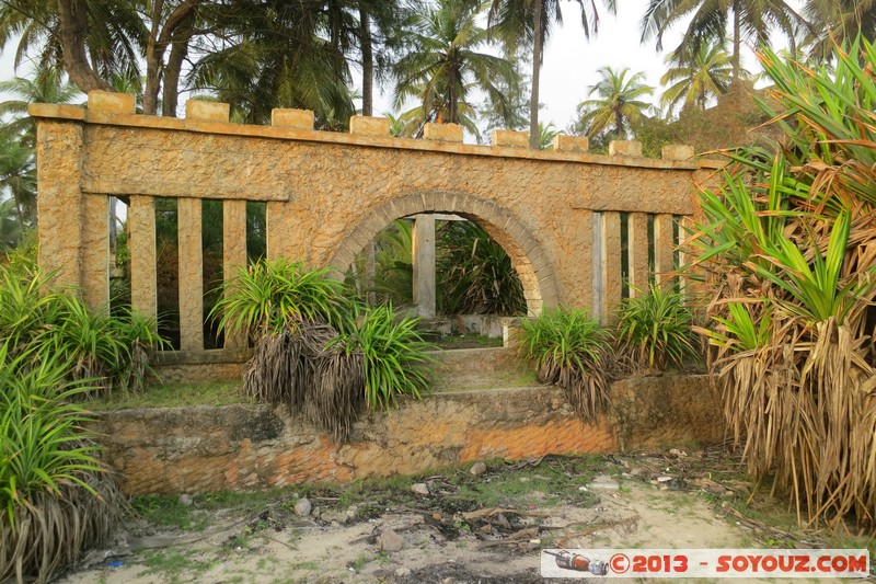 Assinie - Maison abandonnee
Mots-clés: CIV CÃ´te d&#039;Ivoire Sud-Como Ruines sunset