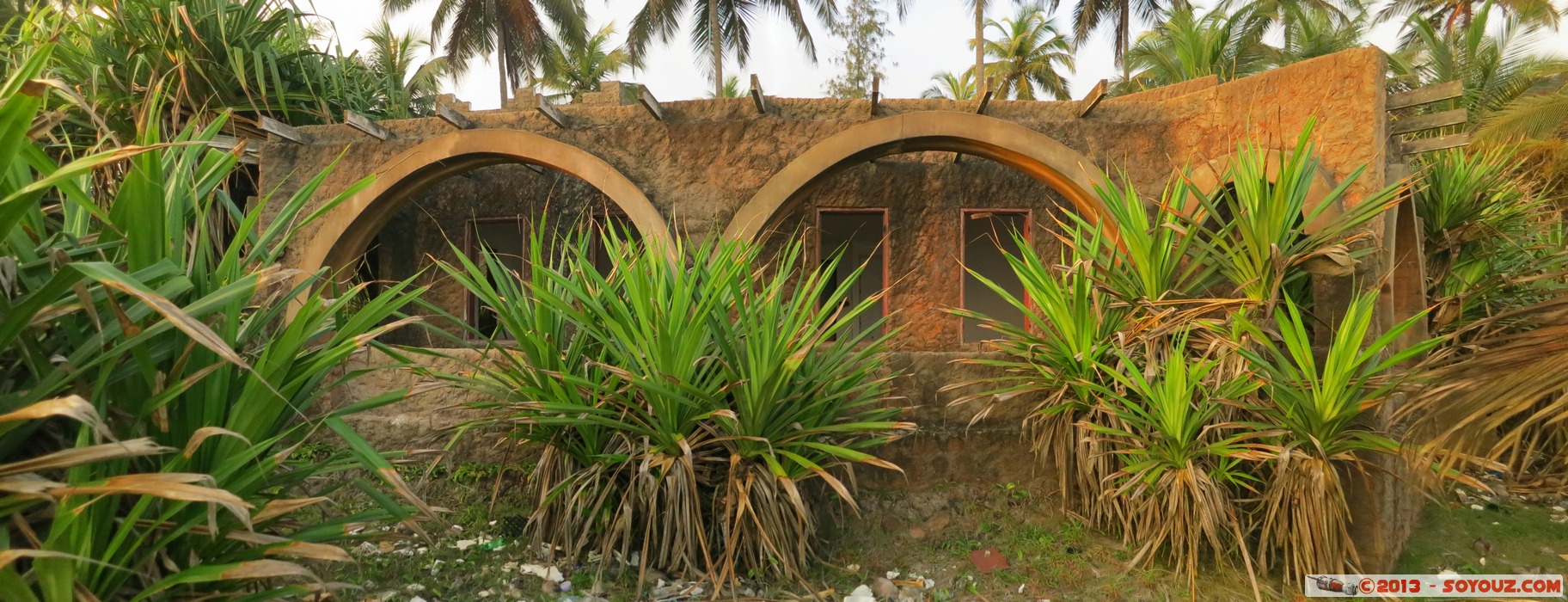 Assinie - Maison abandonnee
Mots-clés: CIV CÃ´te d&#039;Ivoire Sud-Como Ruines sunset panorama
