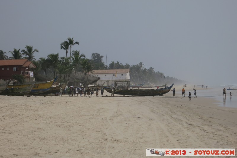 Assinie - Pecheurs
Mots-clés: CIV CÃ´te d&#039;Ivoire Sud-Como plage Palmier bateau pecheur Ebotiam geo:lat=5.15827635 geo:lon=-3.46552134 geotagged