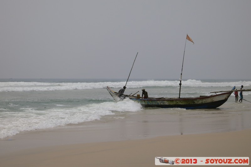 Assinie - Pecheurs
Mots-clés: CIV CÃ´te d&#039;Ivoire Sud-Como plage Palmier mer bateau pecheur Ebotiam geo:lat=5.15827635 geo:lon=-3.46552134 geotagged