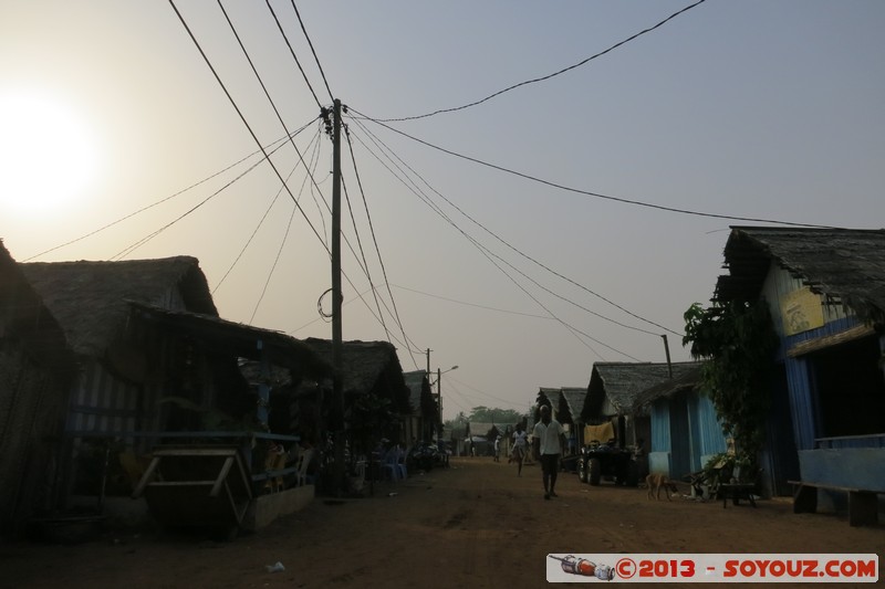 Assinie - Assouinde village
Mots-clés: CIV CÃ´te d&#039;Ivoire Sud-Como plage Palmier Ebotiam geo:lat=5.15934488 geo:lon=-3.46364379 geotagged