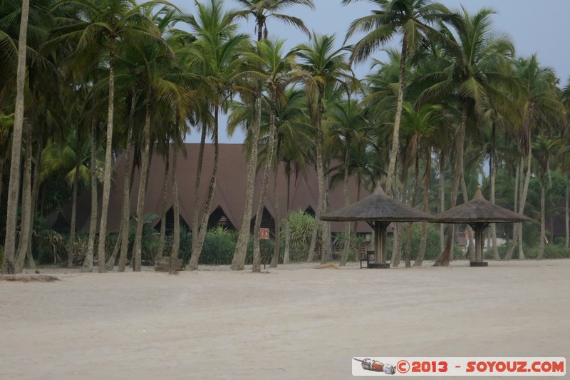 Assinie - L'ancien Club Med (Les BronzÃ©s)
Mots-clés: CIV CÃ´te d&#039;Ivoire Sud-Como plage Palmier Ebotiam geo:lat=5.15516155 geo:lon=-3.44361842 geotagged