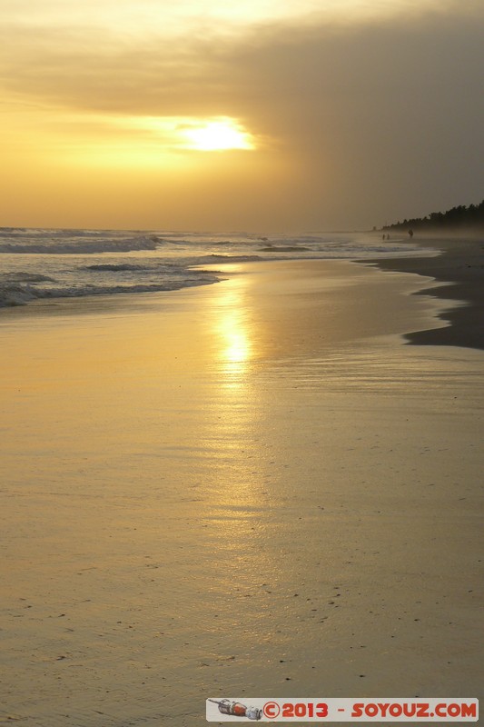 Assinie - Coucher de Soleil
Mots-clés: CIV CÃ´te d&#039;Ivoire geo:lat=5.15441410 geo:lon=-3.44148288 geotagged Sud-Como plage mer sunset