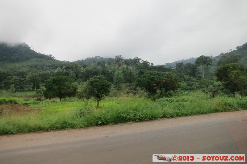 Route Man / Frontière Guinée - Sema
Mots-clés: CIV CÃ´te d&#039;Ivoire Dix-Huit Montagnes geo:lat=7.85452237 geo:lon=-8.08186980 geotagged Sema