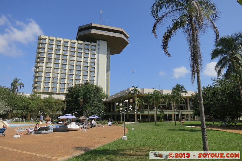 Yamoussoukro - Hotel President "La tour"
Mots-clés: CIV CÃ´te d&#039;Ivoire geo:lat=6.80188711 geo:lon=-5.25198385 geotagged Lacs Nzuessi Yamoussoukro Hotel President 70&#039;s Architecture
