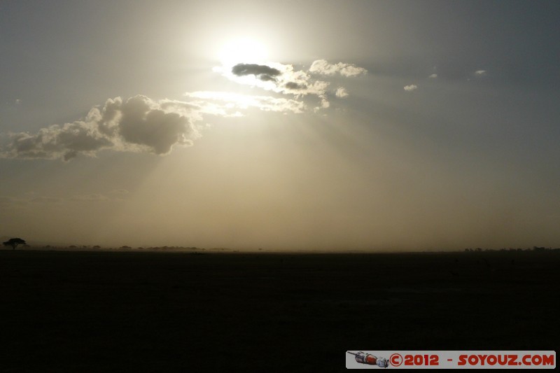 Amboseli National Park - Sunset
Mots-clés: Amboseli geo:lat=-2.69229723 geo:lon=37.29507384 geotagged KEN Kenya Rift Valley Amboseli National Park sunset
