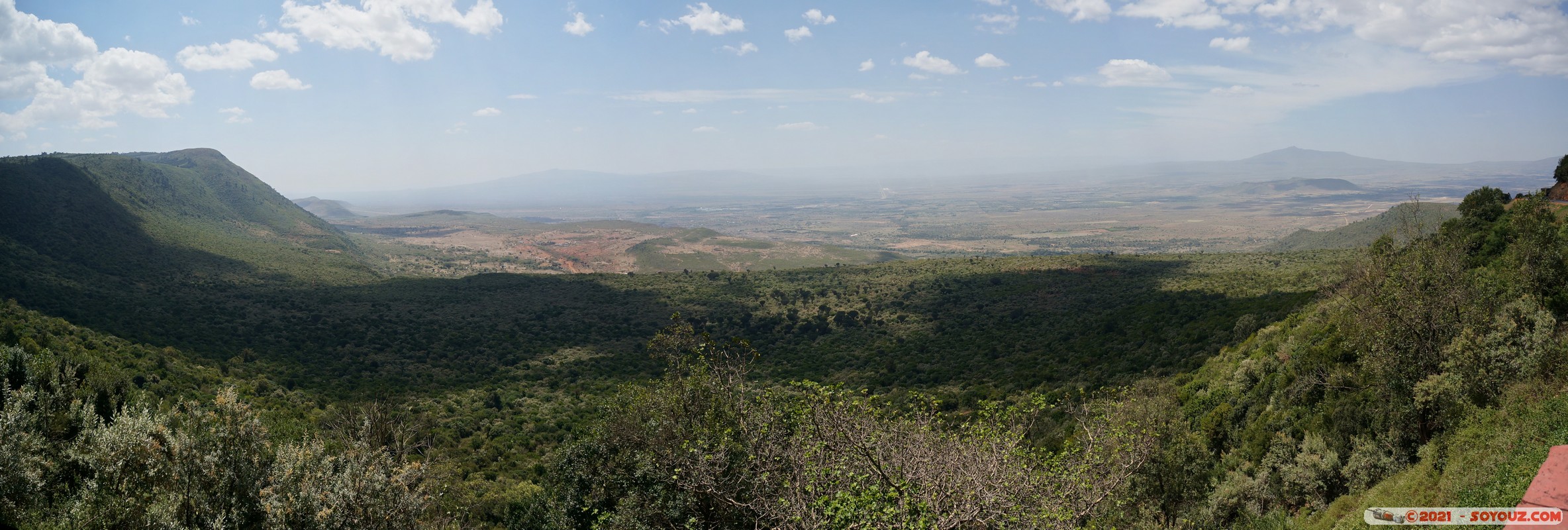 Rift Valley - Jambo Scenic View - panorama
Mots-clés: geo:lat=-1.05609722 geo:lon=36.60275280 geotagged KEN Kenya Larkhill Nakuru paysage Rift Valley panorama