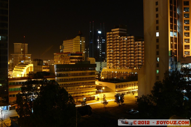 Nairobi - view from LAICO Regency Hotel by night
Mots-clés: geo:lat=-1.28410734 geo:lon=36.81689143 geotagged KEN Kenya Nairobi Nuit