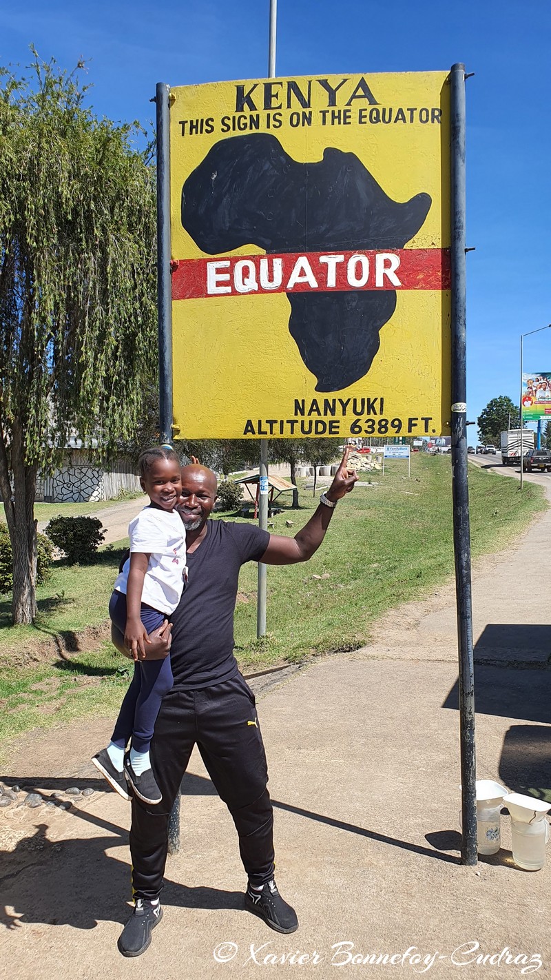 Nanyuki - On the Equator line
Mots-clés: geo:lat=-0.00029445 geo:lon=37.07027090 geotagged KEN Kenya Laikipia Nanyuki Equateur