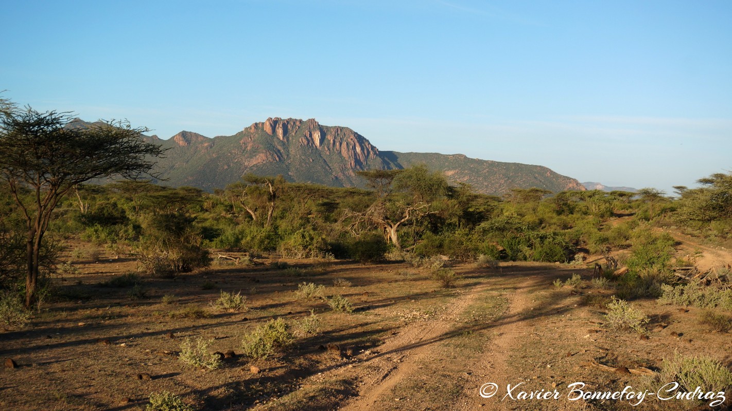 Shaba
Mots-clés: Archers Post geo:lat=0.63803400 geo:lon=37.74561000 geotagged KEN Kenya Samburu Isiolo Shaba National Reserve Montagne Route sunset Lumiere