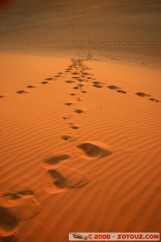 traces
Mots-clés: couche de soleil sunset sand desert