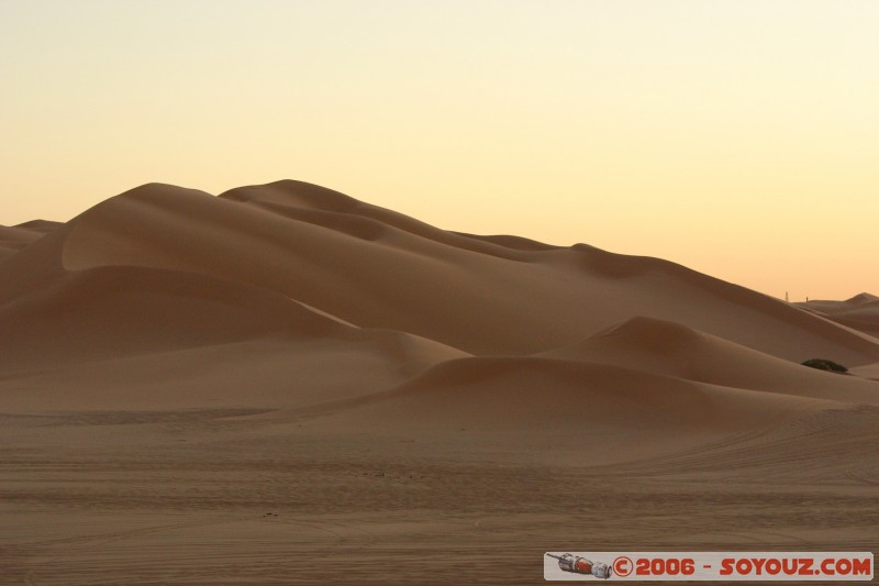 Mots-clés: couche de soleil sunset sand desert