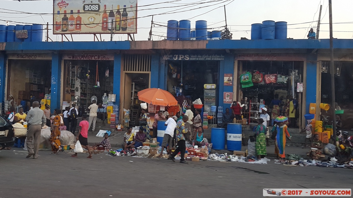 Kinshasa - Boulevard Lumumba
Mots-clés: COD geo:lat=-4.40576133 geo:lon=15.41600704 geotagged Kingasani Kinshasa République Démocratique du Congo