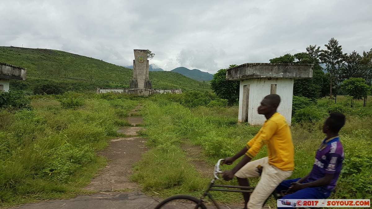 Plaine de Ruzizi - Kamanyola - Ex monument de Mobutu
Mots-clés: COD geo:lat=-2.77099022 geo:lon=28.99979711 geotagged Kamanyola République Démocratique du Congo Sud-Kivu Plaine de Ruziz Plaine de Ruzizi Monument Mobutu