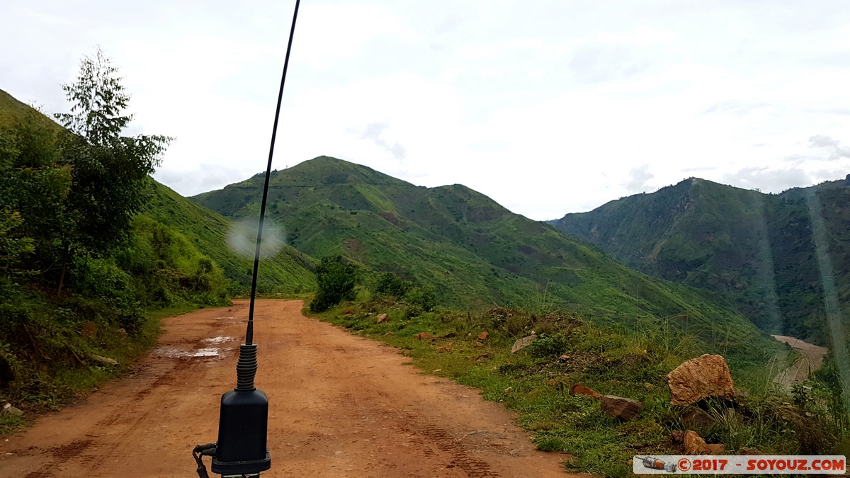 Sud Kivu - Route des Escarpements
Mots-clés: geo:lat=-2.70670414 geo:lon=28.97324592 geotagged Sud-Kivu Route des Escarpements COD République Démocratique du Congo