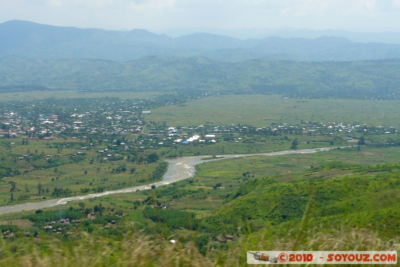 Route Bukavu/Uvira - Les escarpements - Vue sur le Burundi
Mots-clés: Riviere