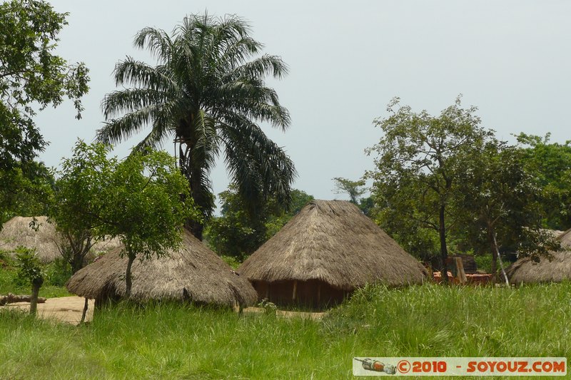 Dungu - Habitation traditionnelle
