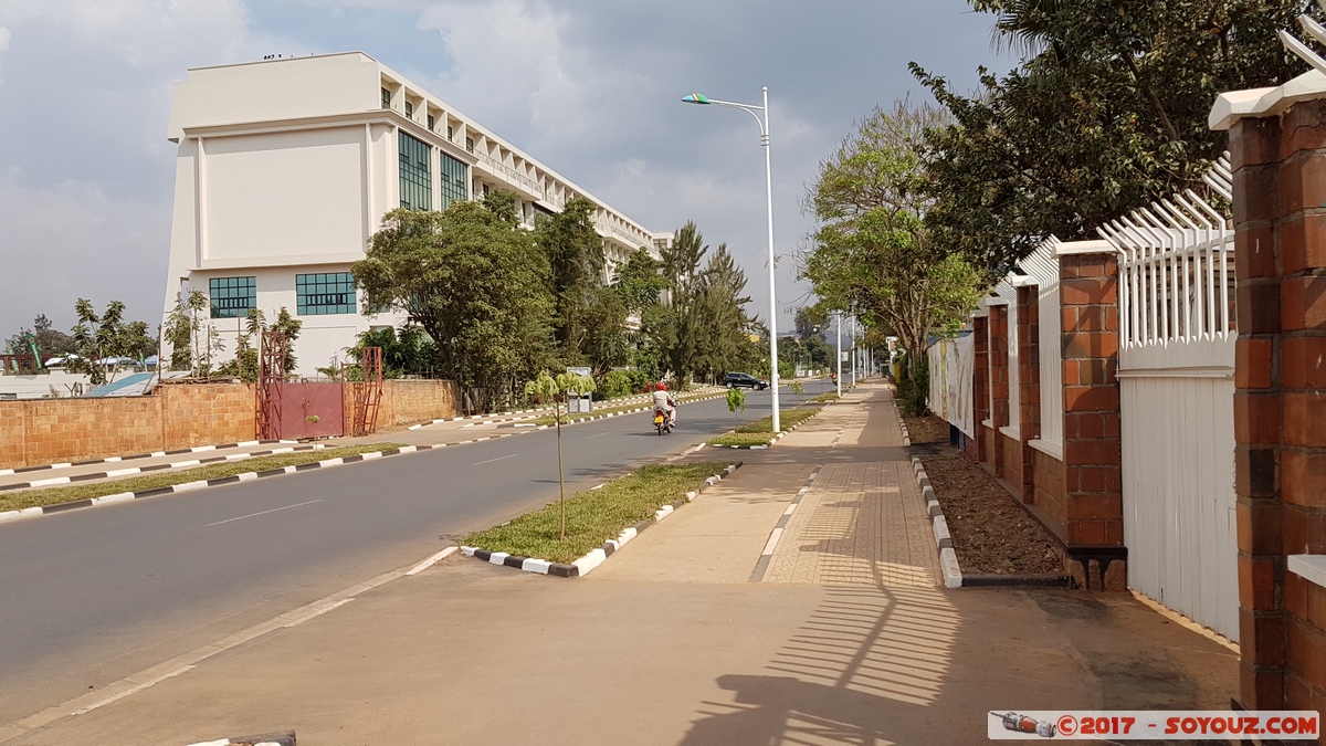 Kigali - Centre ville - Boulevard de la Révolution
Mots-clés: geo:lat=-1.95250000 geo:lon=30.06166667 geotagged Kigali Kigali Province RWA Rwanda Boulevard de la Révolution