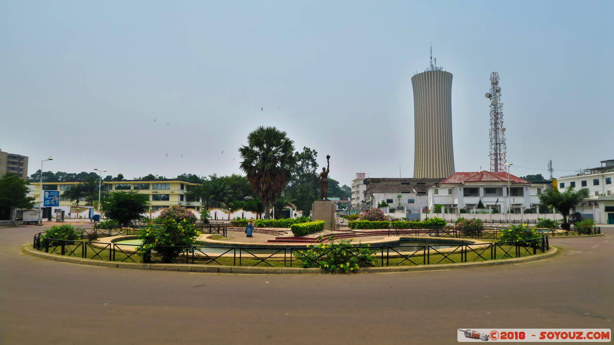 Brazzaville - Gare
Mots-clés: Brazzaville COG geo:lat=-4.26960514 geo:lon=15.28849193 geotagged République du Congo Congo Gare Tour Nabemba skyscraper