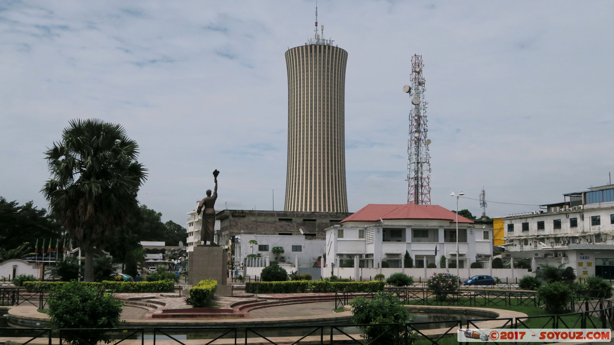 Brazzaville - Gare
Mots-clés: Brazzaville COG geo:lat=-4.26988476 geo:lon=15.28855920 geotagged République du Congo Gare statue