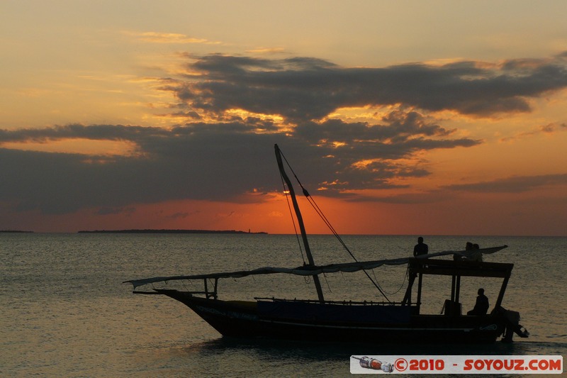 Zanzibar - Kendwa - Sunset
Mots-clés: mer bateau sunset