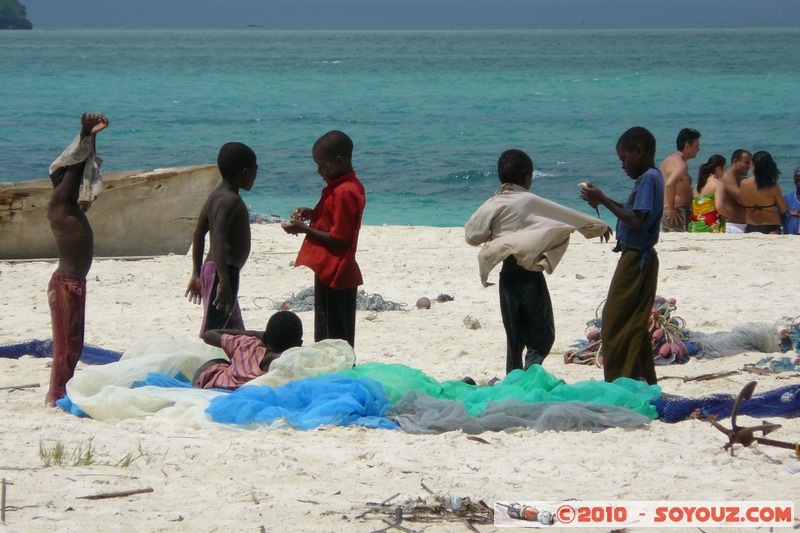 Zanzibar - Kendwa - Children playing
Mots-clés: plage mer personnes