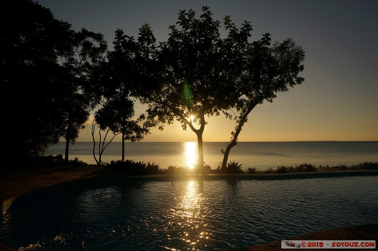 Zanzibar - Dimbani - Sunset
Mots-clés: Dimbani Tanzanie TZA Zanzibar Central/South Zanzibar Mer Piscine Karamba Resort sunset soleil Arbres
